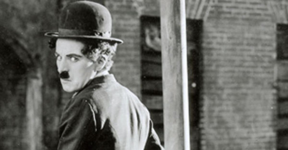 Bahagianya Sepasang Sandal dari Garut Digunakan Charlie Chaplin