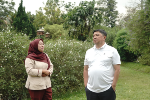 Tinjau Kebun Mawar Situhapa, Bupati Garut Dorong Pengembangan Wisata Berbasis Lingkungan