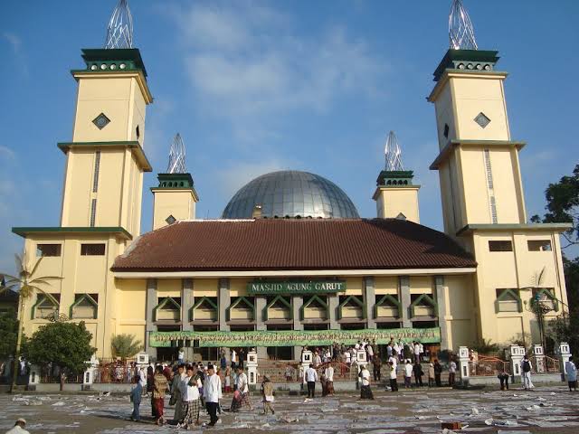 5 Rekomendasi Masjid untuk Shalat Tarawih di Garut