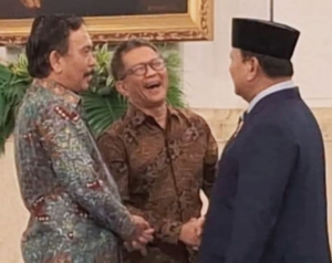 Ketawa Rocky dengan Prabowo 